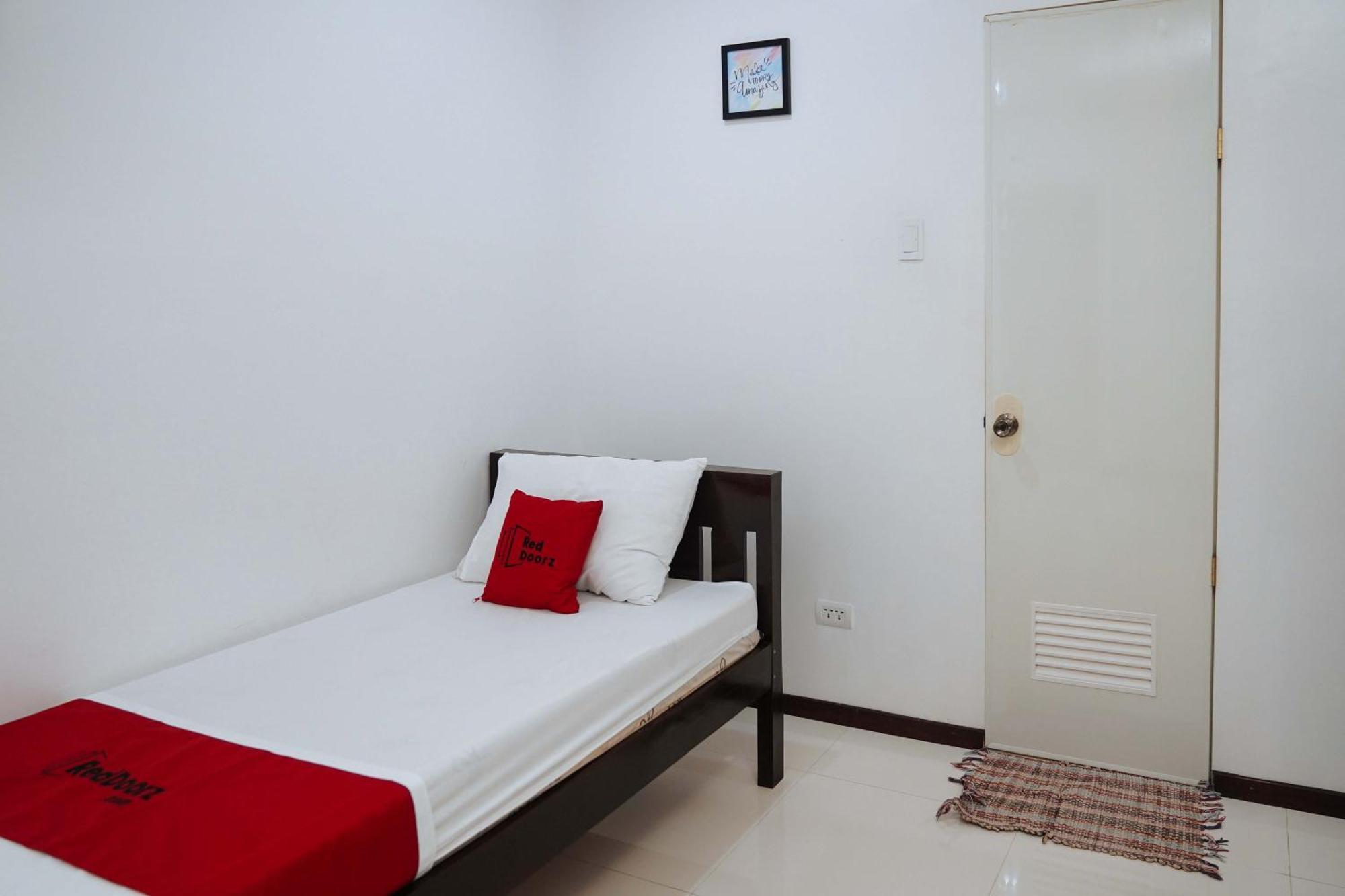 Reddoorz Plus At Billy'S Resort ออสลอบ ภายนอก รูปภาพ
