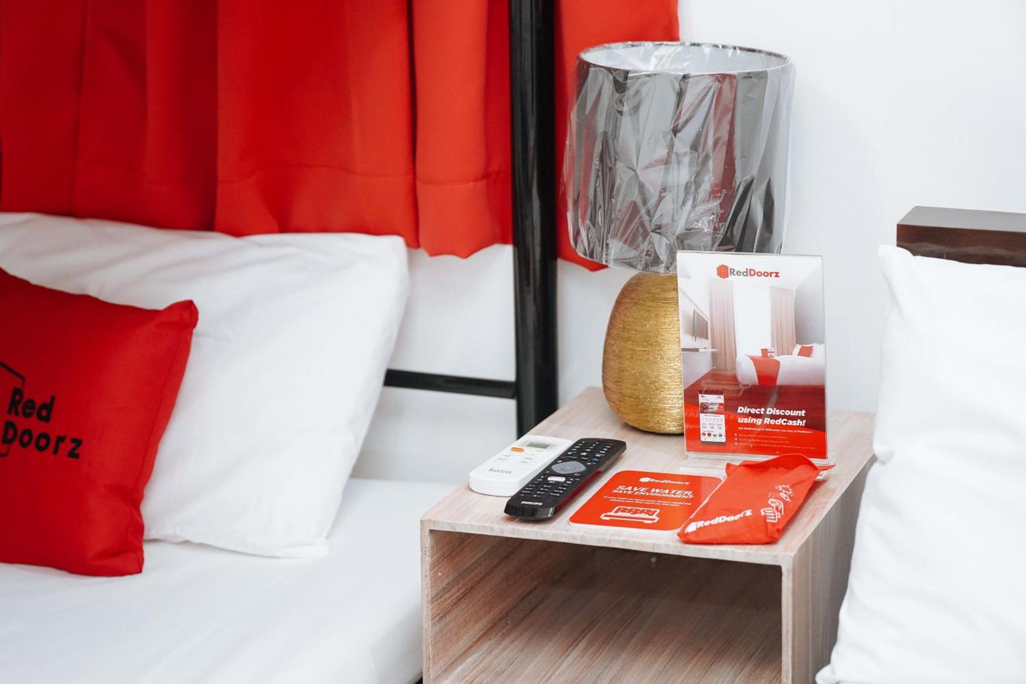 Reddoorz Plus At Billy'S Resort ออสลอบ ภายนอก รูปภาพ